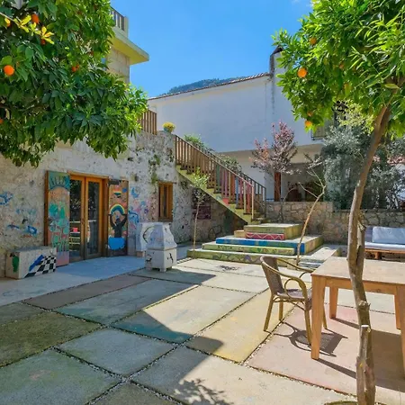 Uezuemlue Evleri Bed and Breakfast
