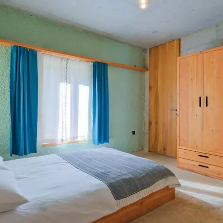 Bed and Breakfast Uezuemlue Evleri *