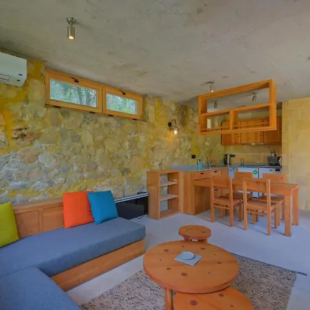 Uezuemlue Evleri Bed and Breakfast