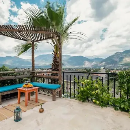 Bed and Breakfast Uezuemlue Evleri