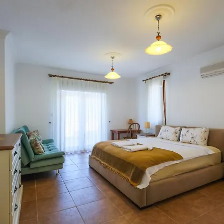 فندق مبيت وإفطار Uezuemlue Evleri