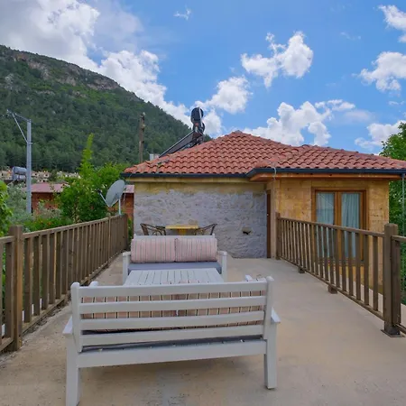 Nocleg ze śniadaniem Uezuemlue Evleri Fethiye